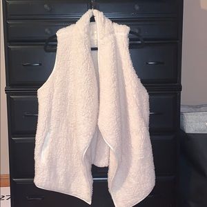NWOT Francesca’s Sherpa vest!